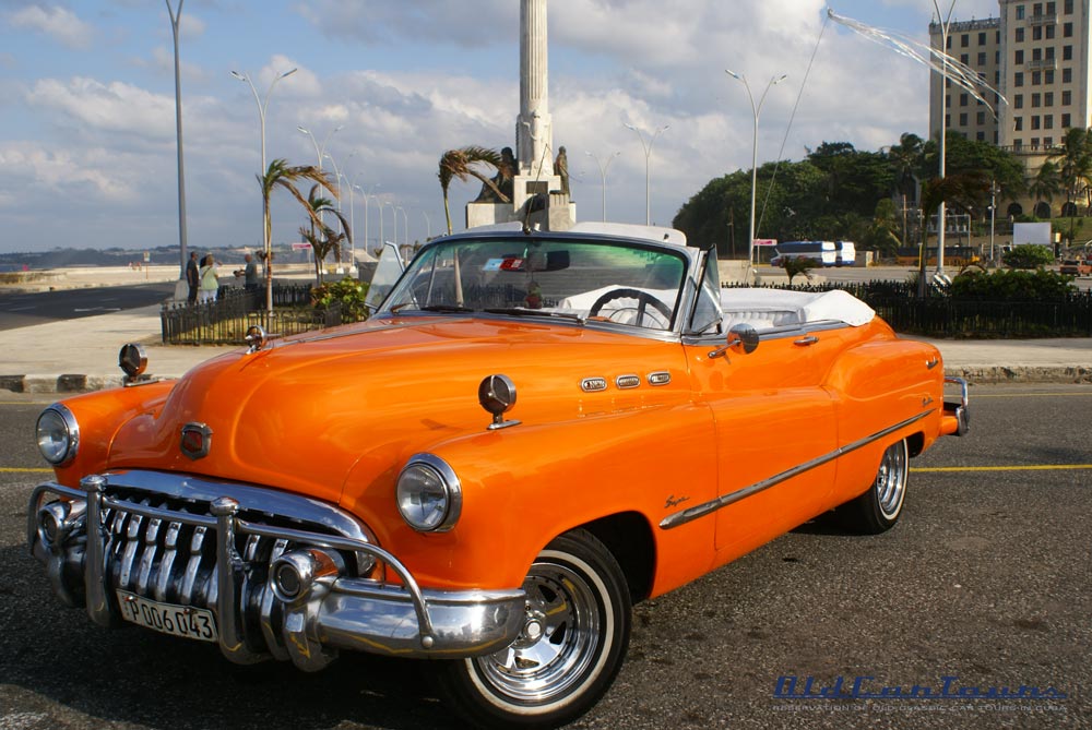Buick Super 1950 - Yelow - classic old car in Cuba