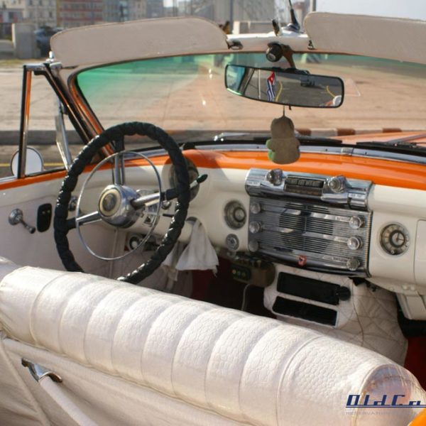 Buick Super 1950 - Yelow - classic old car in Cuba