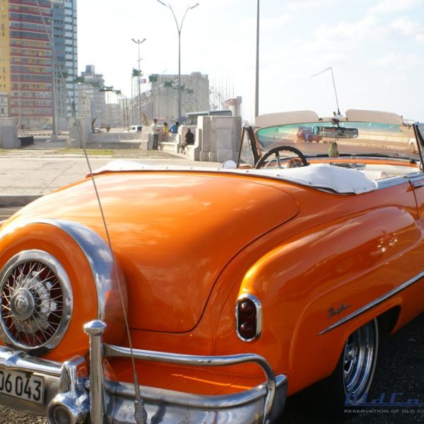 Buick Super 1950 - Yelow - classic old car in Cuba