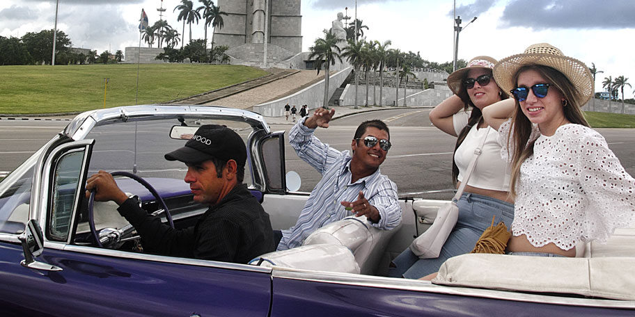 Reserve your classic car in Havana